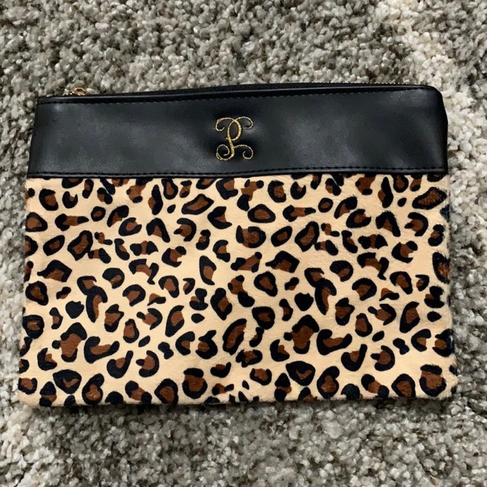 Ladies leopard clutch bag